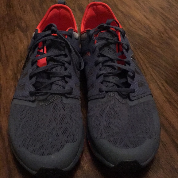 Reebok Shoes - Picture 1 of 4